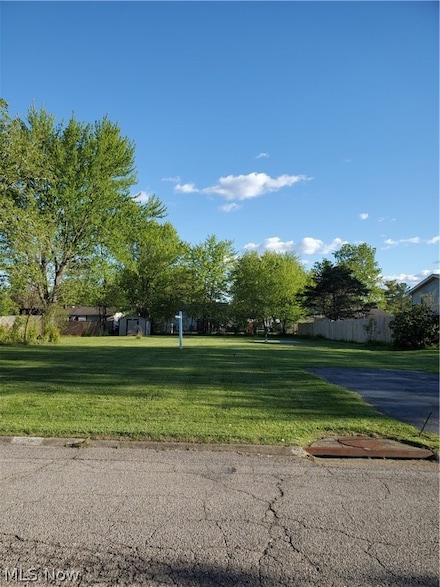 639 Aurora Dr, Youngstown, OH 44505