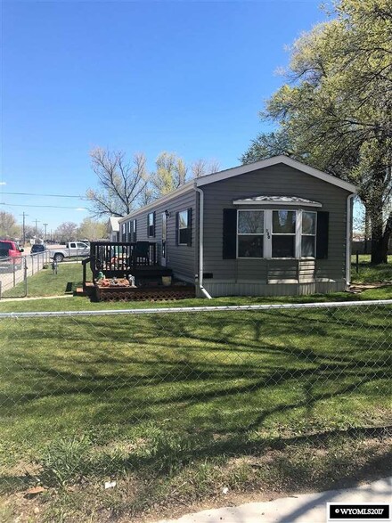 130 N 6th St, Glenrock, WY 82637