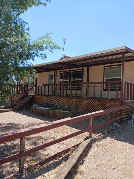 13 Perry Way, Lemitar, NM 87823