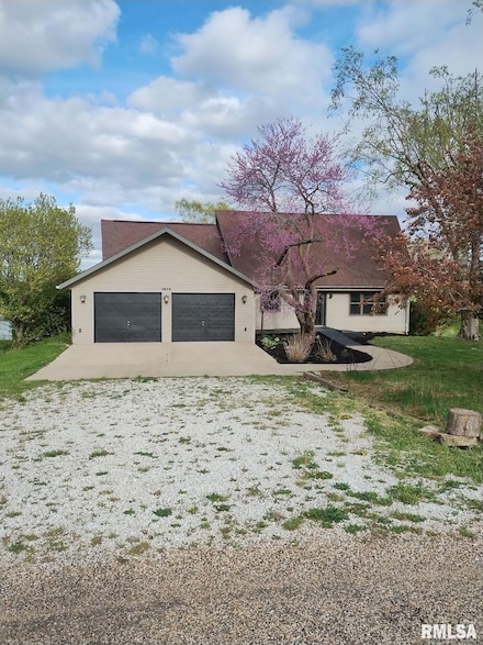 3809 N Fisk Rd, Astoria, IL 61501