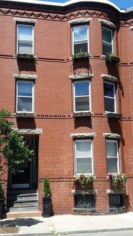 54 Saxton St Unit 2, Dorchester, MA 02125