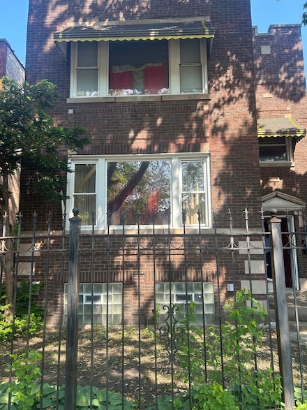 8039 S Ingleside Ave, Chicago, IL 60619