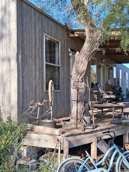 1117 E Moore St, Beeville, TX 78102