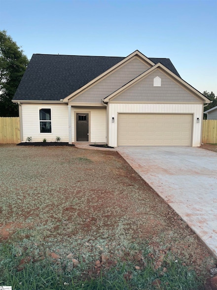 102 Turkey Trot Rd, Williamston, SC 29697
