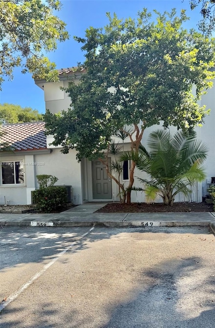 549 NW 208th Way, Pembroke Pines, FL 33029