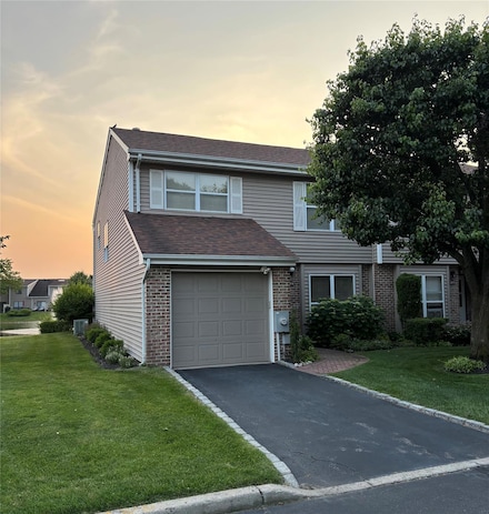 278 Pond View Ln, Smithtown, NY 11787