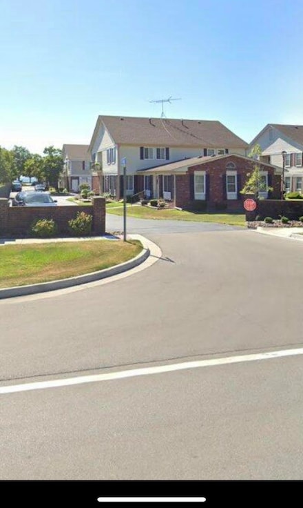 34756 Jefferson Ave, Harrison Township, MI 48045