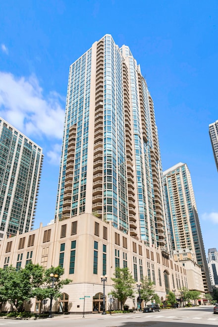 21 E Huron St Unit 4701, Chicago, IL 60611