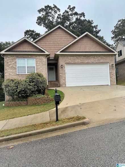 105 Willowood Dr, Oxford, AL 36203