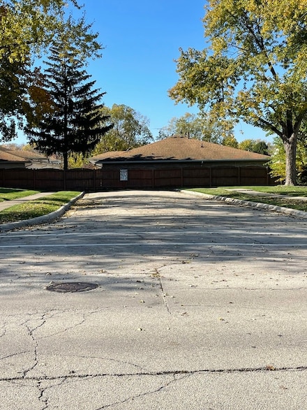 1099 Gael Dr, Joliet, IL 60435