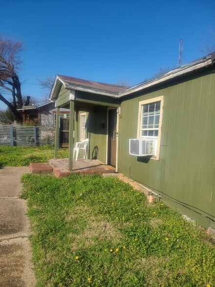 2222 Belknap Ave, Dallas, TX 75216