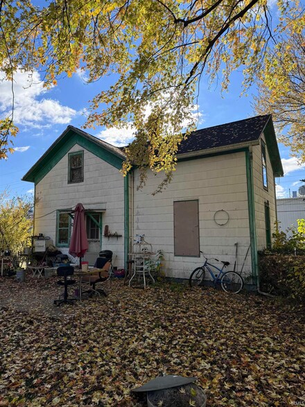 211 E 2nd St, Bremen, IN 46506