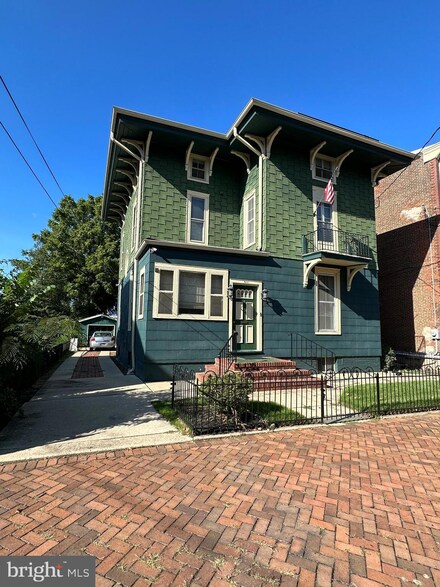 311 E Union St, Burlington, NJ 08016