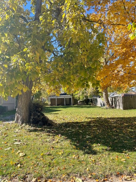 3220 Enoch Ave, Zion, IL 60099