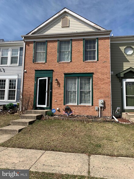 8 Redfield Ct, Nottingham, MD 21236