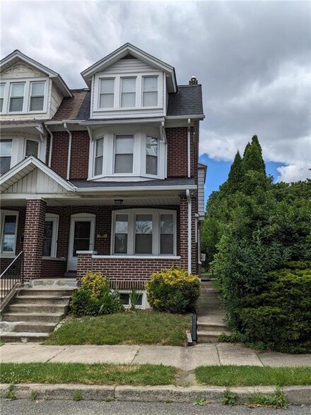 230 5th St, Whitehall, PA 18052