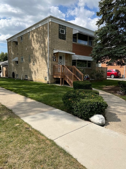 1018 E Oak Ave, La Grange Park, IL 60526