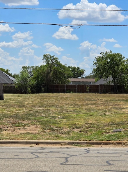 5116 Pinson St, Fort Worth, TX 76105