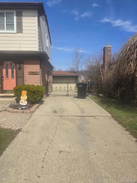 15867 Loreto St, Roseville, MI 48066