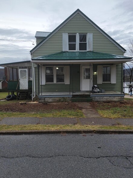 332 Walnut St, Indiana, PA 15701
