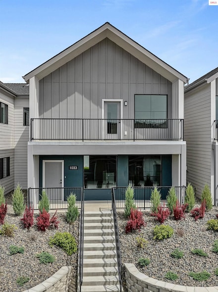 1033 E Railroad Ave, Post Falls, ID 83854