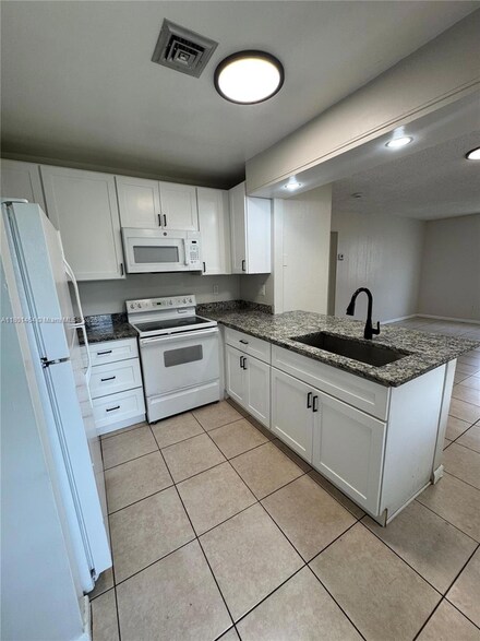 182 W 28th St Unit D, Riviera Beach, FL 33404