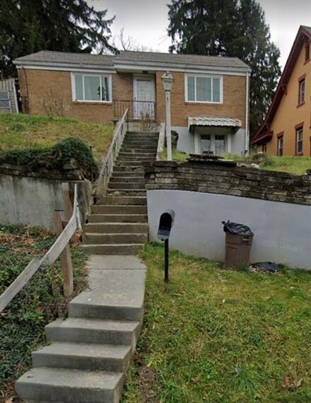 23 Township Rd, Pittsburgh, PA 15229