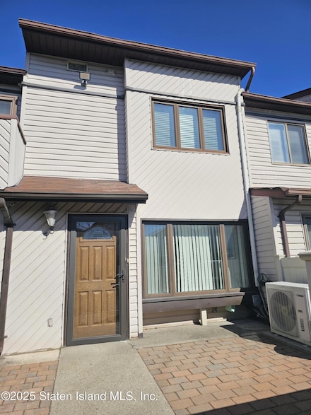 58 Selvin Loop Unit 153, Staten Island, NY 10303