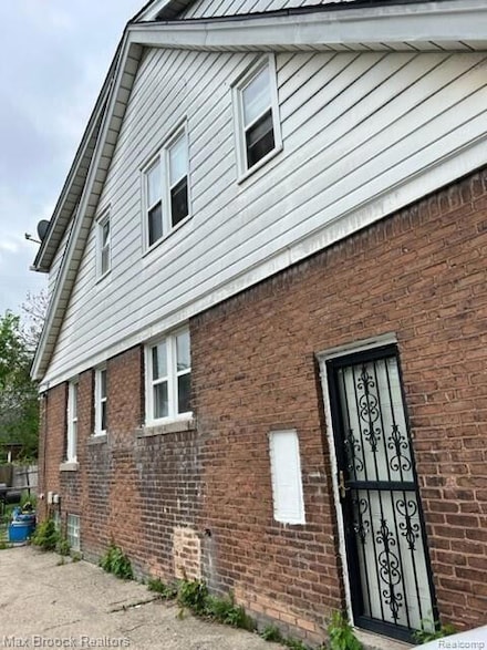 5943 Lakeview St, Detroit, MI 48213