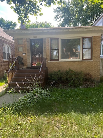 8450 S Essex Ave, Chicago, IL 60617