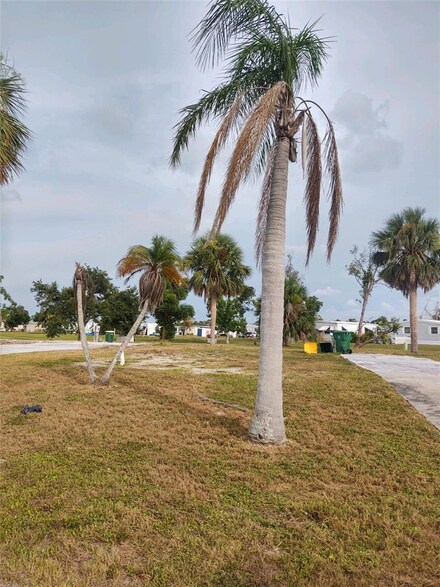 7482 Fulmar Ave, Port Charlotte, FL 33981