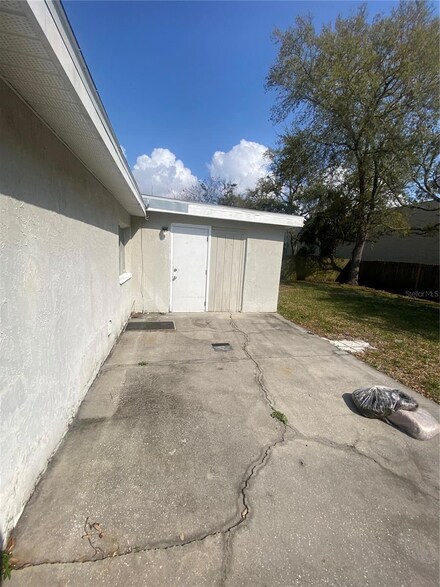 6340 Westport Dr, Port Richey, FL 34668