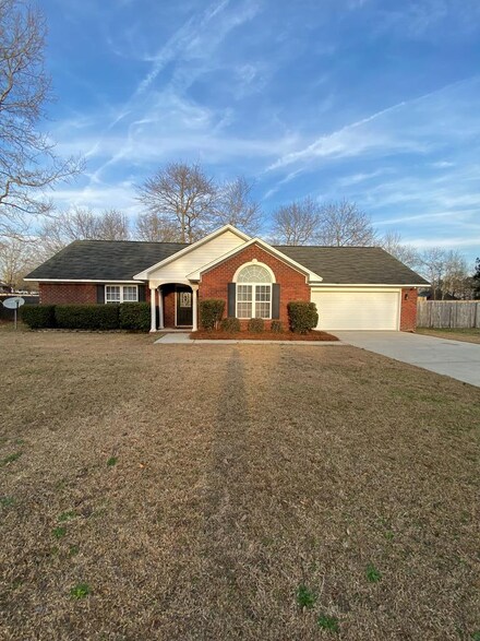 2410 Navigator Cir, Dalzell, SC 29040