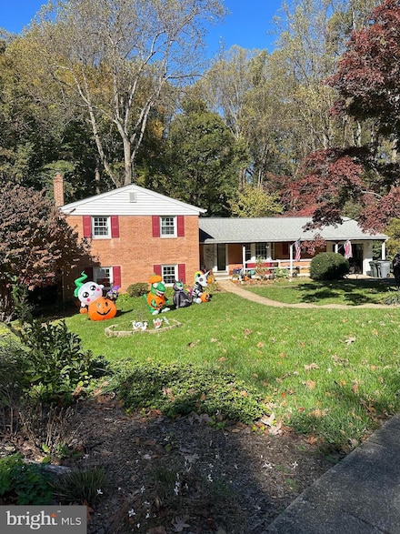 8952 Falling Creek Ct, Annandale, VA 22003