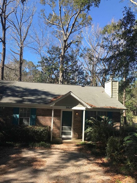 3027 Oak Hammock Ln, Tallahassee, FL 32301