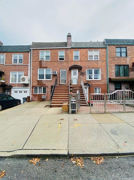 2065 47th St, Astoria, NY 11105