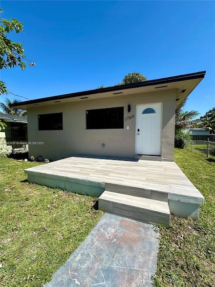 1769 NW 41st St, Miami, FL 33142