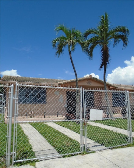 158 NW 18th Ct, Miami, FL 33125