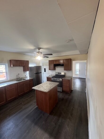 30 Lebanon St, Brockton, MA 02301