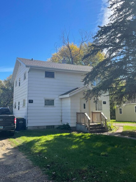 1432 3rd Ave NW, Jamestown, ND 58401