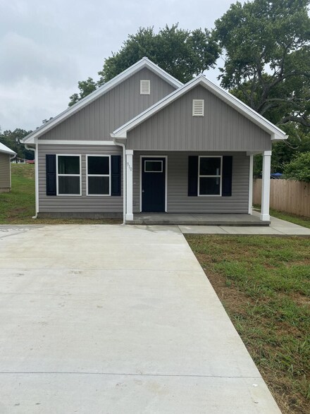 910 Worth St, Lafayette, GA 30728