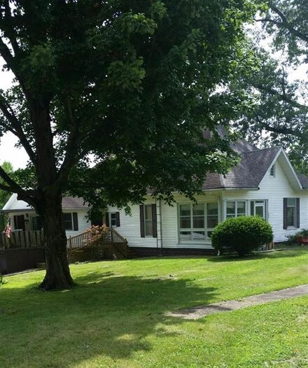 602 E Lafayette St, Winslow, IN 47598