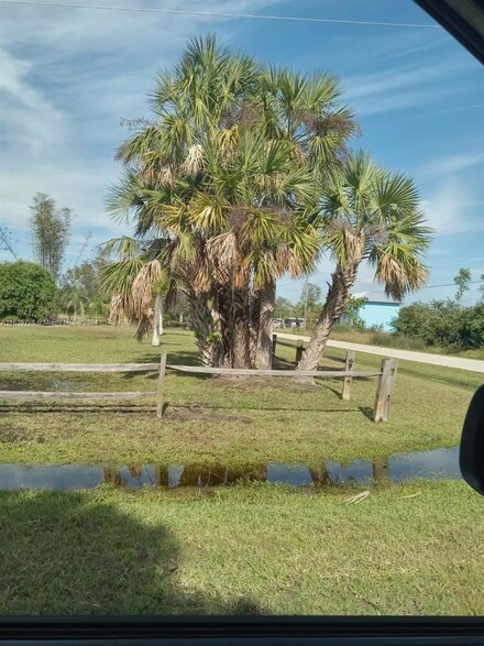 215 Glenholm Ave, Punta Gorda, FL 33950