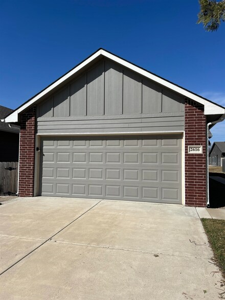 2616 W 55th St N, Wichita, KS 67204