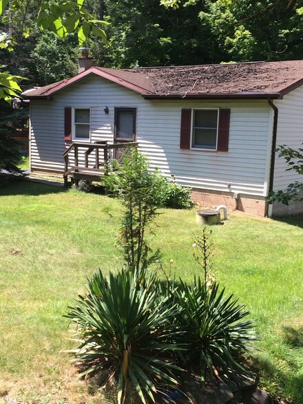 116 Beaver Slide Dr, Drums, PA 18222
