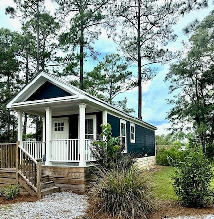 203 Oakcrest Dr, Freeport, FL 32439