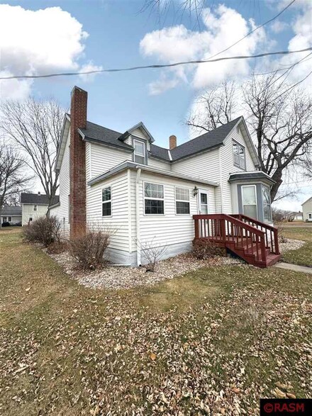 211 St, Sherburn, MN 56171