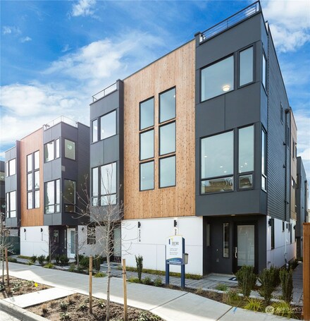 9227 16th Ave SW, Seattle, WA 98106