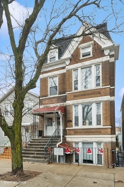 2042 W Cullerton St, Chicago, IL 60608