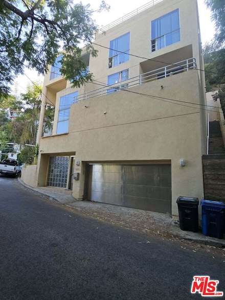 8613 Franklin Ave, Los Angeles, CA 90069